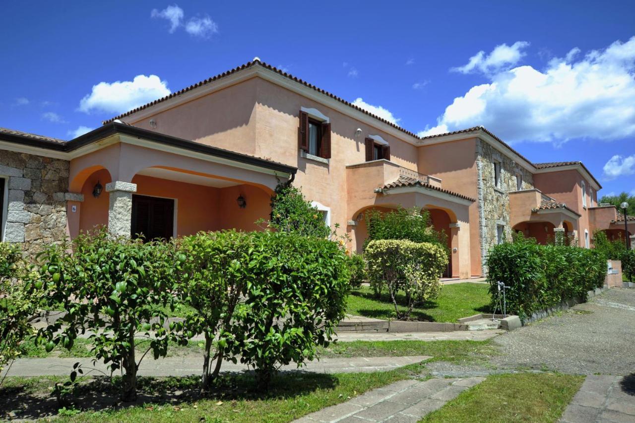 Residence Stella Marina San Teodoro  Exteriör bild